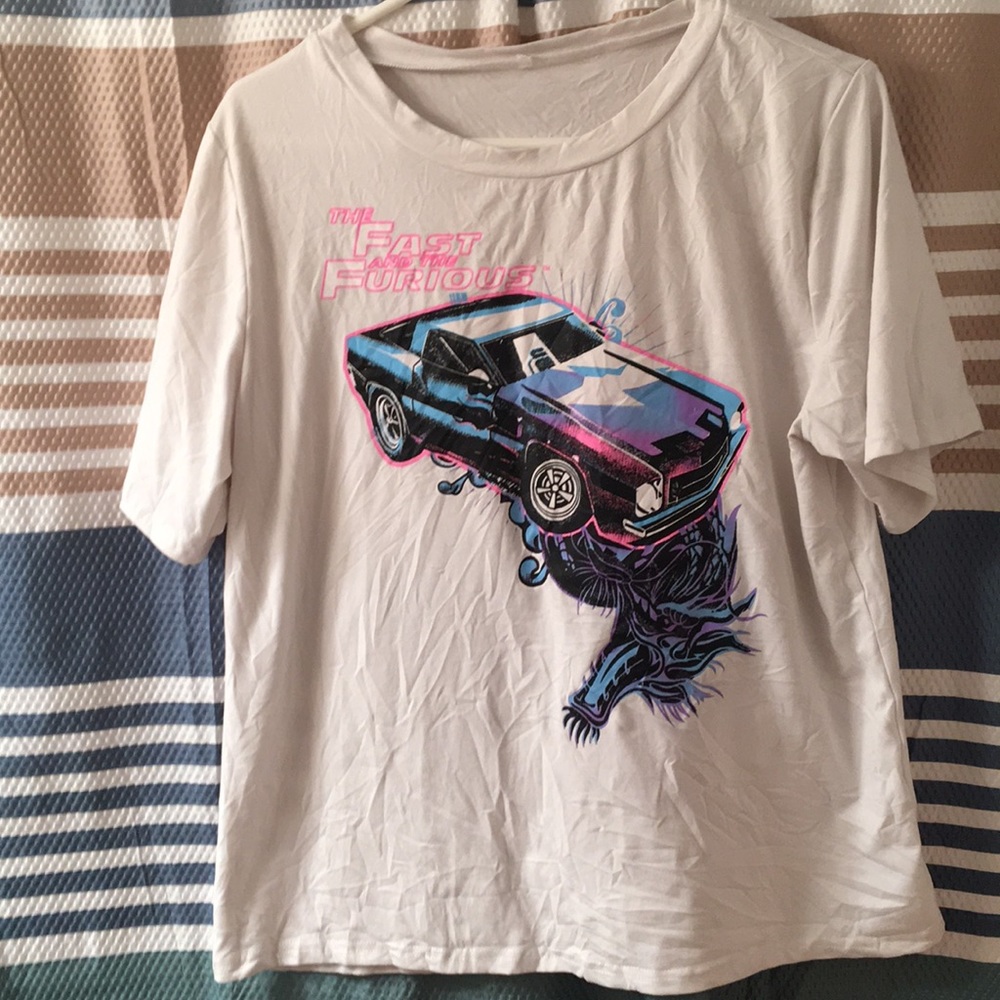 WHITE GRAPHIC TEE